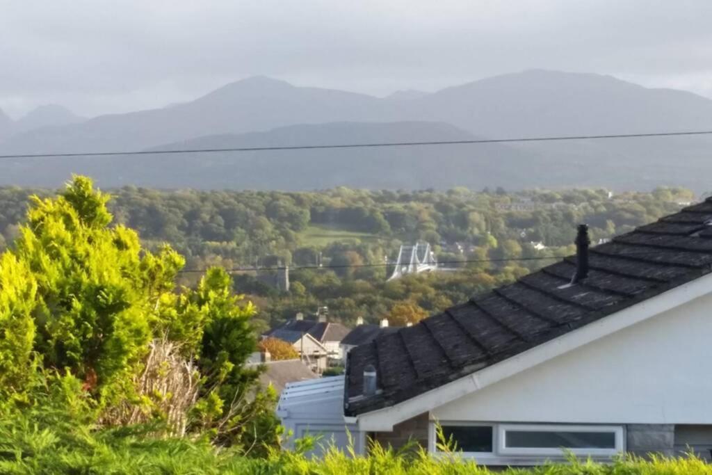 Snowdonia View On Isle Of Anglesey Vila Menai Bridge Exterior foto